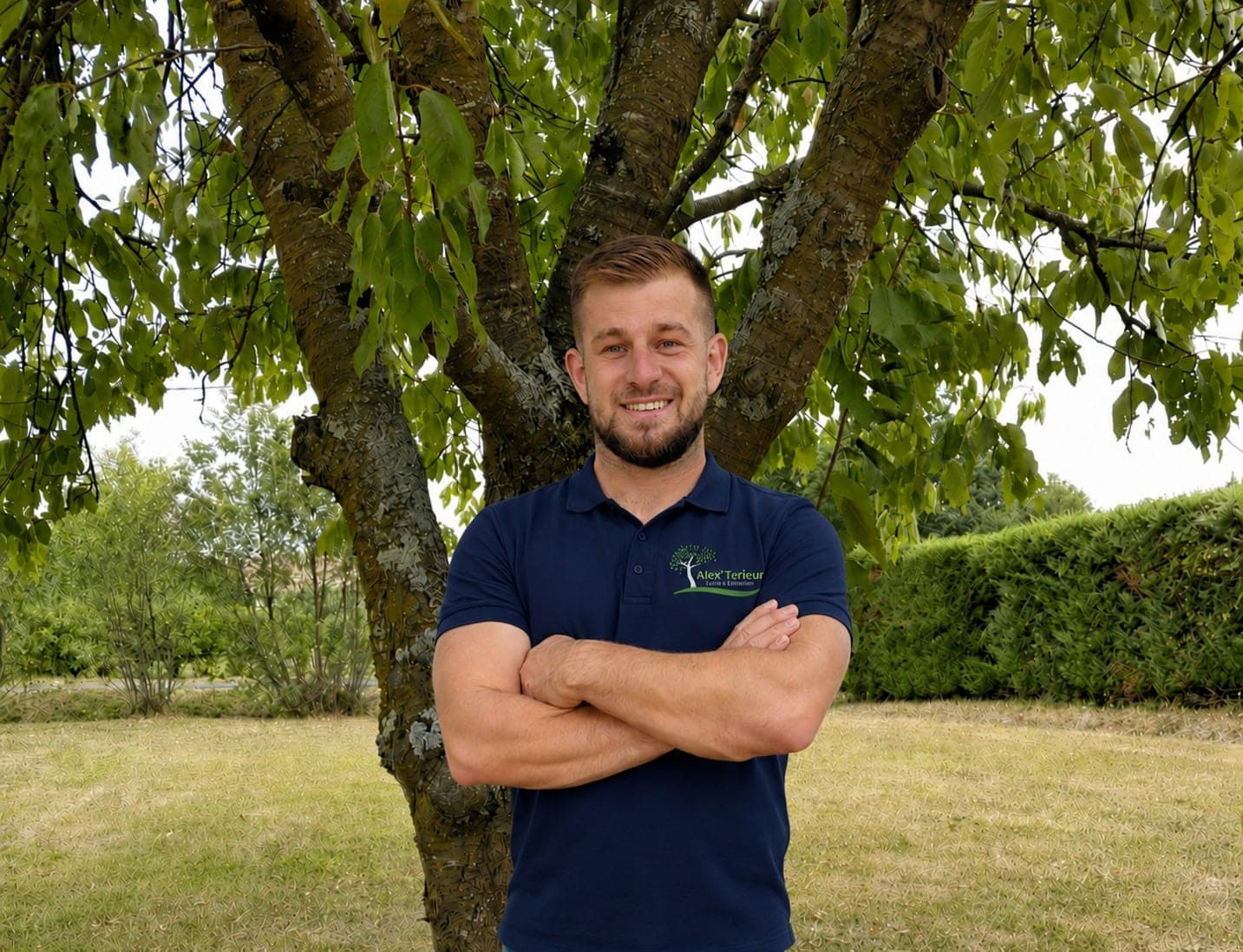 Alexandre, fondateur d’Alex’Térieur Jardin & Création, artisan paysagiste à Bâgé-Dommartin